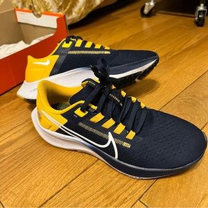 WVU Nike Zoom Pegasus